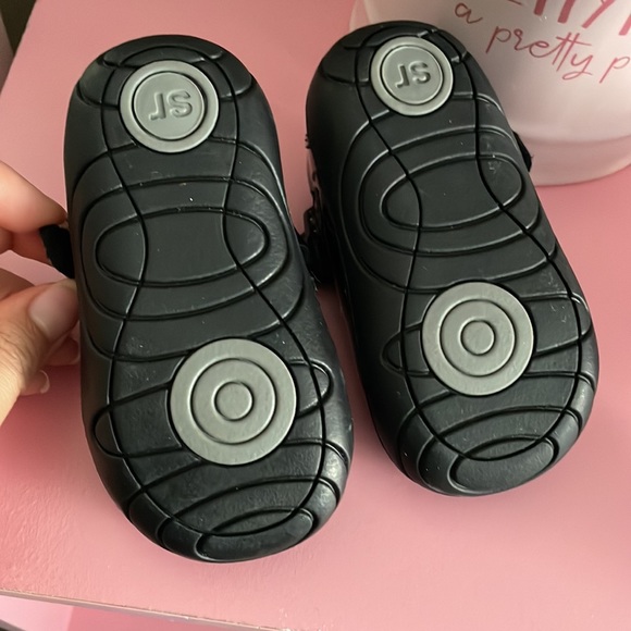 Adorable surprise by stride rite dress shoes - Picture 4 of 4